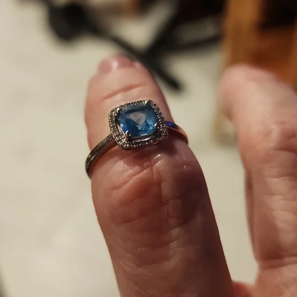 14k White Gold Ladies Blue & Diamond Ring ring - Picture 16 of 17